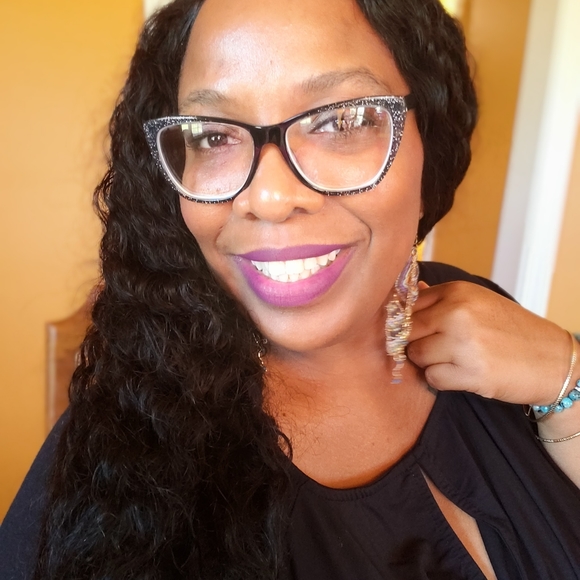 Meet your Posher, Erica - Picture 7 of 7